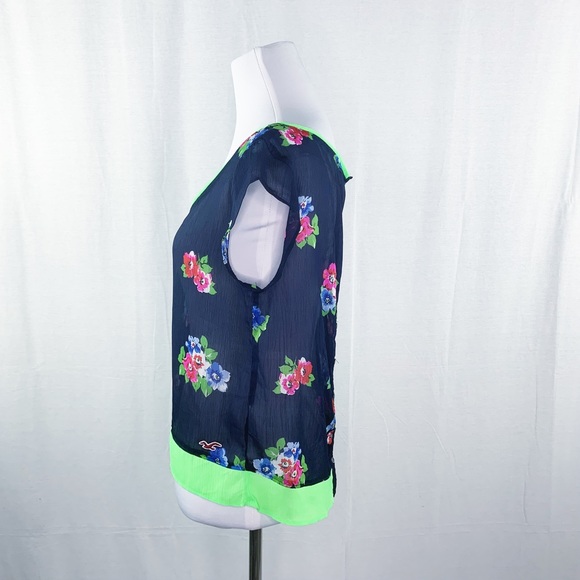 Hollister button back navy blue floral lightweight semi sheer top - Picture 2 of 8